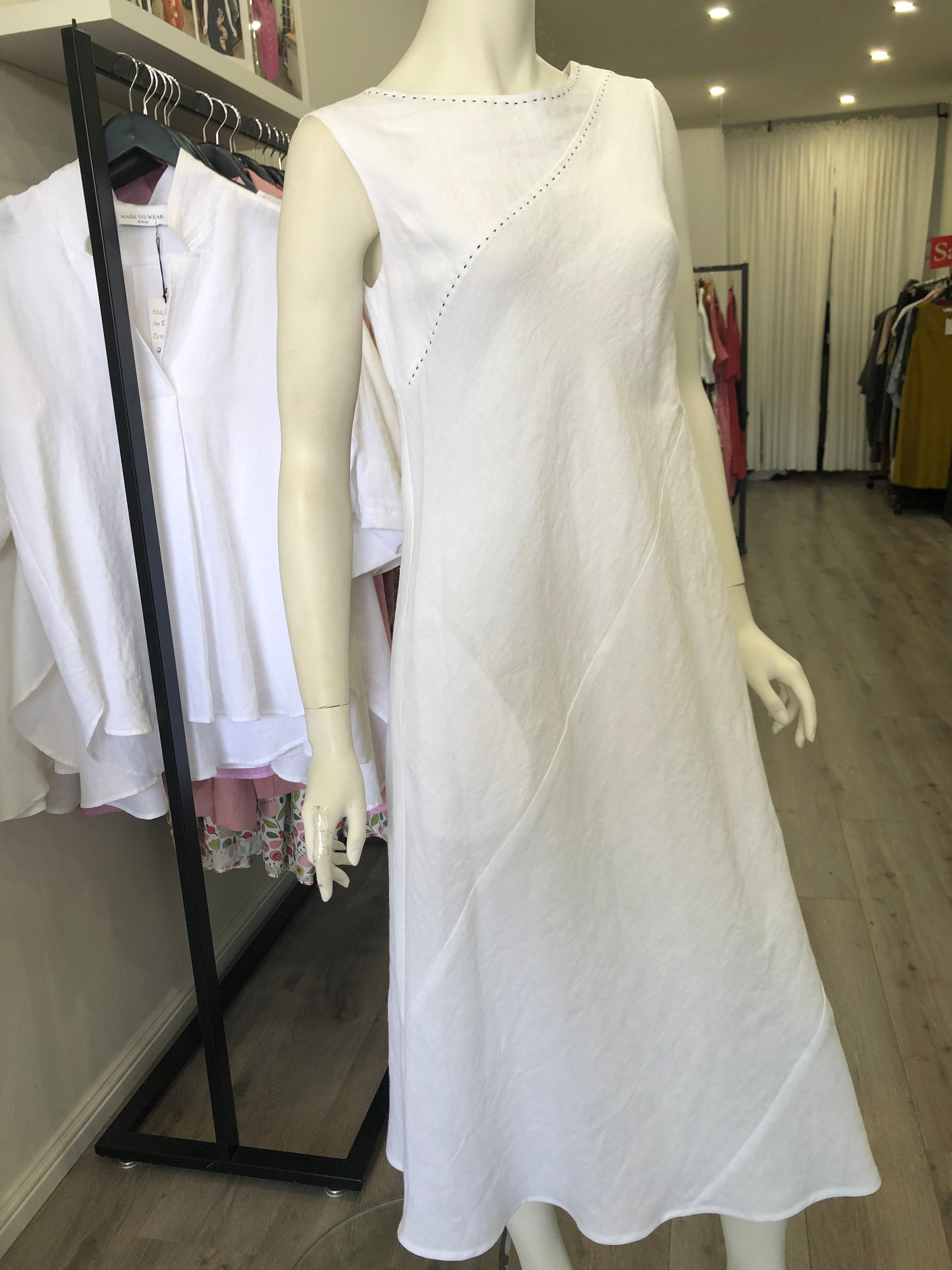 0 / 236 / Dress Bias cut White